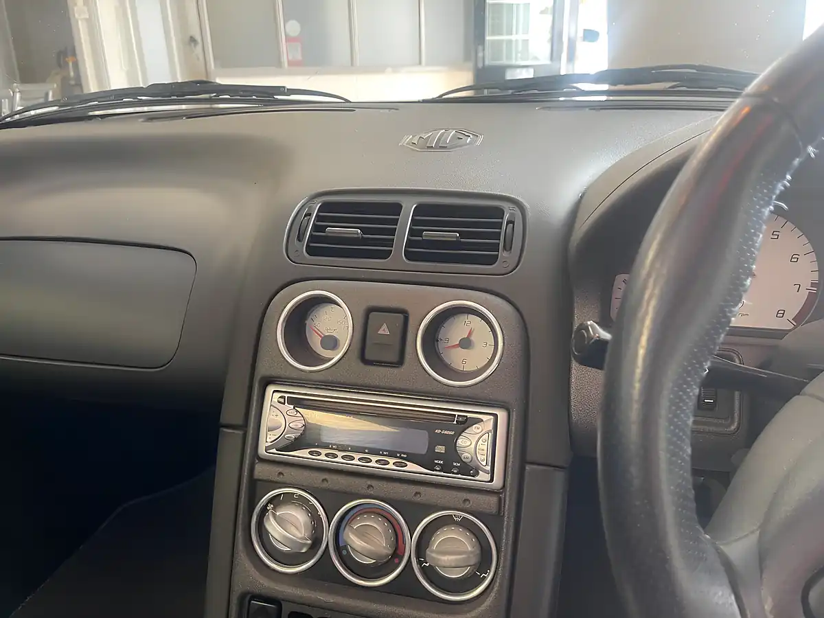 Used 2004 MG Tf Convertible Blue - Interior and Exterior details 11