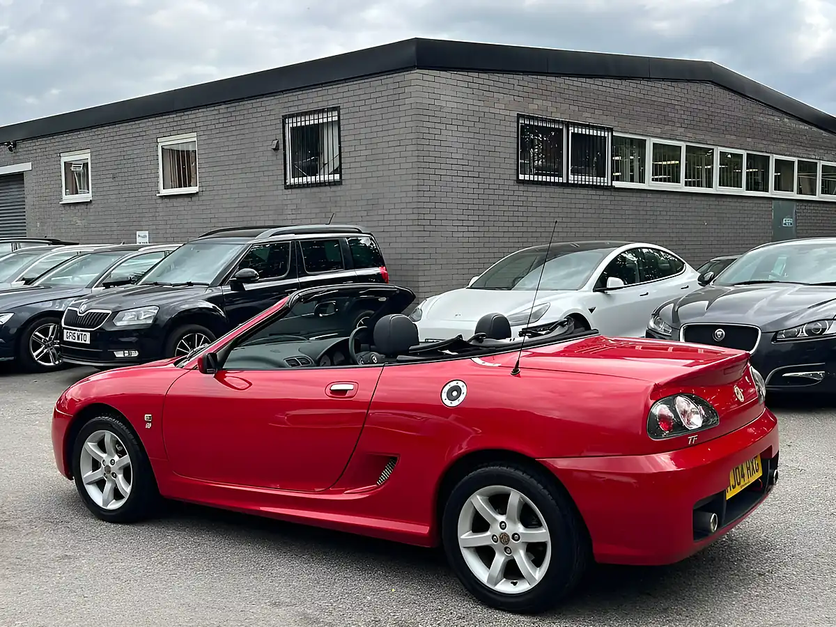 Used 2004 MG Tf Convertible Red - Interior and Exterior details 12