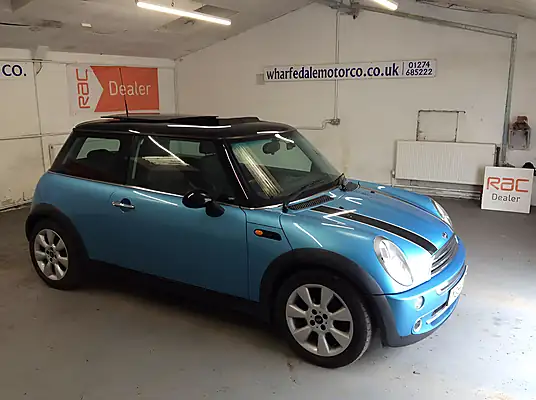 2004 MINI Hatch Cooper 1.6