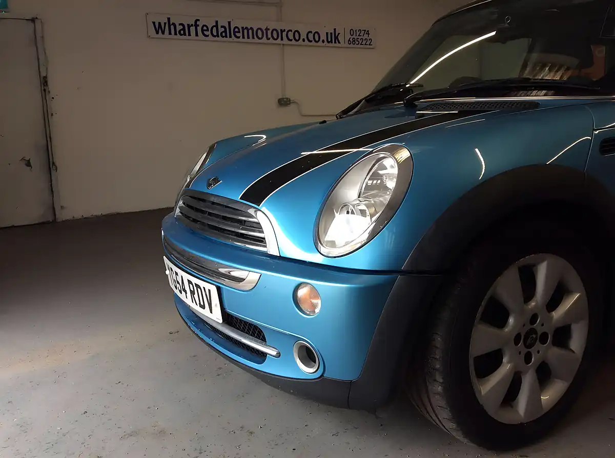 Used 2004 MINI Hatch Cooper Blue - Interior and Exterior details 12