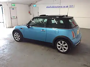 Used 2004 MINI Hatch Cooper Blue - Interior and Exterior details 7