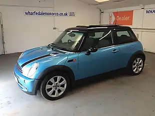 Used 2004 MINI Hatch Cooper Blue - Interior and Exterior details 8