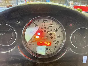 Used 2004 MINI Hatch One Yellow - Interior and Exterior details 17