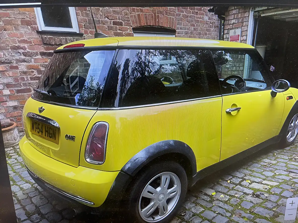 Used 2004 MINI Hatch One Yellow - Interior and Exterior details 4