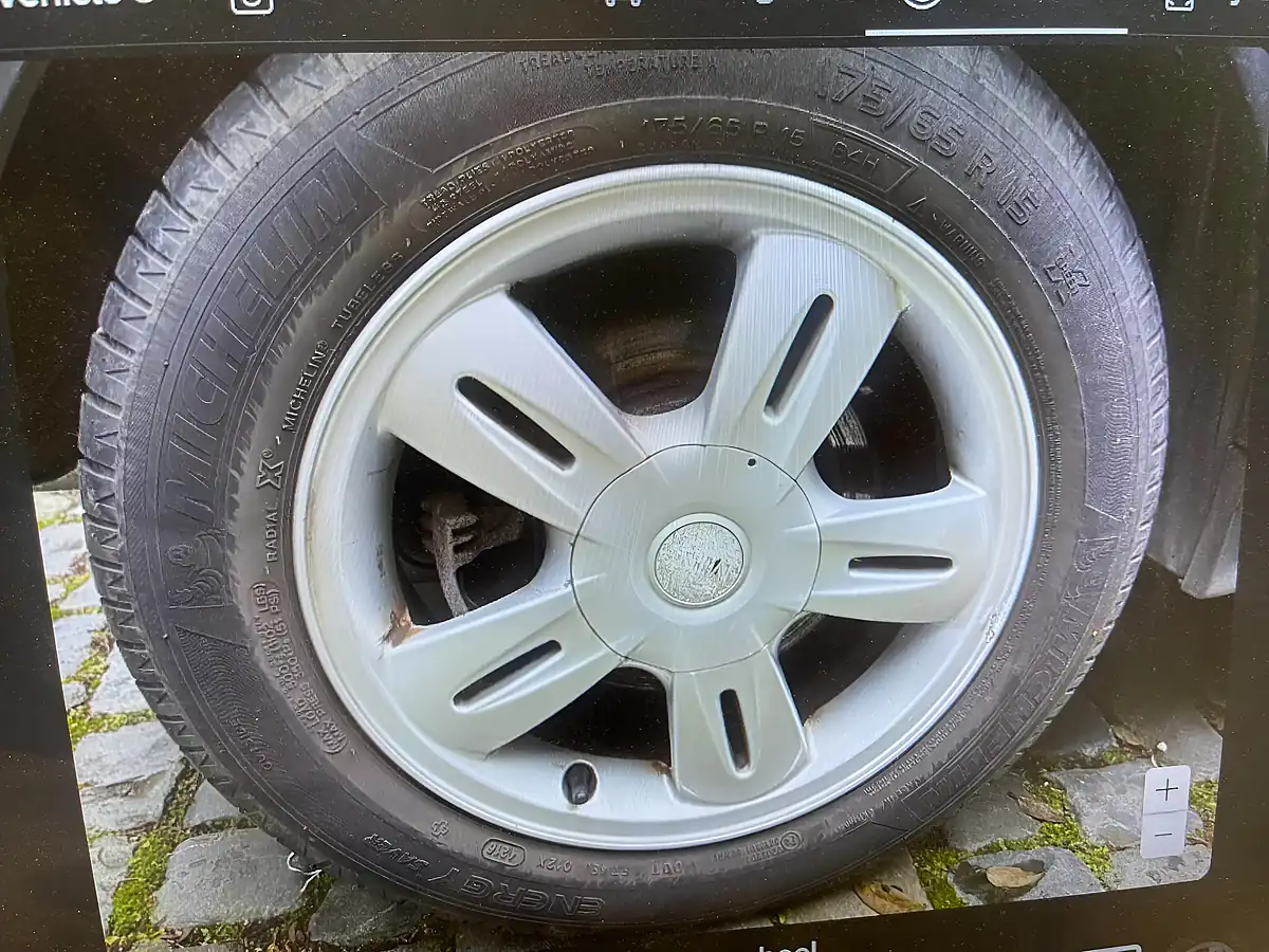 Used 2004 MINI Hatch One Yellow - Interior and Exterior details 9