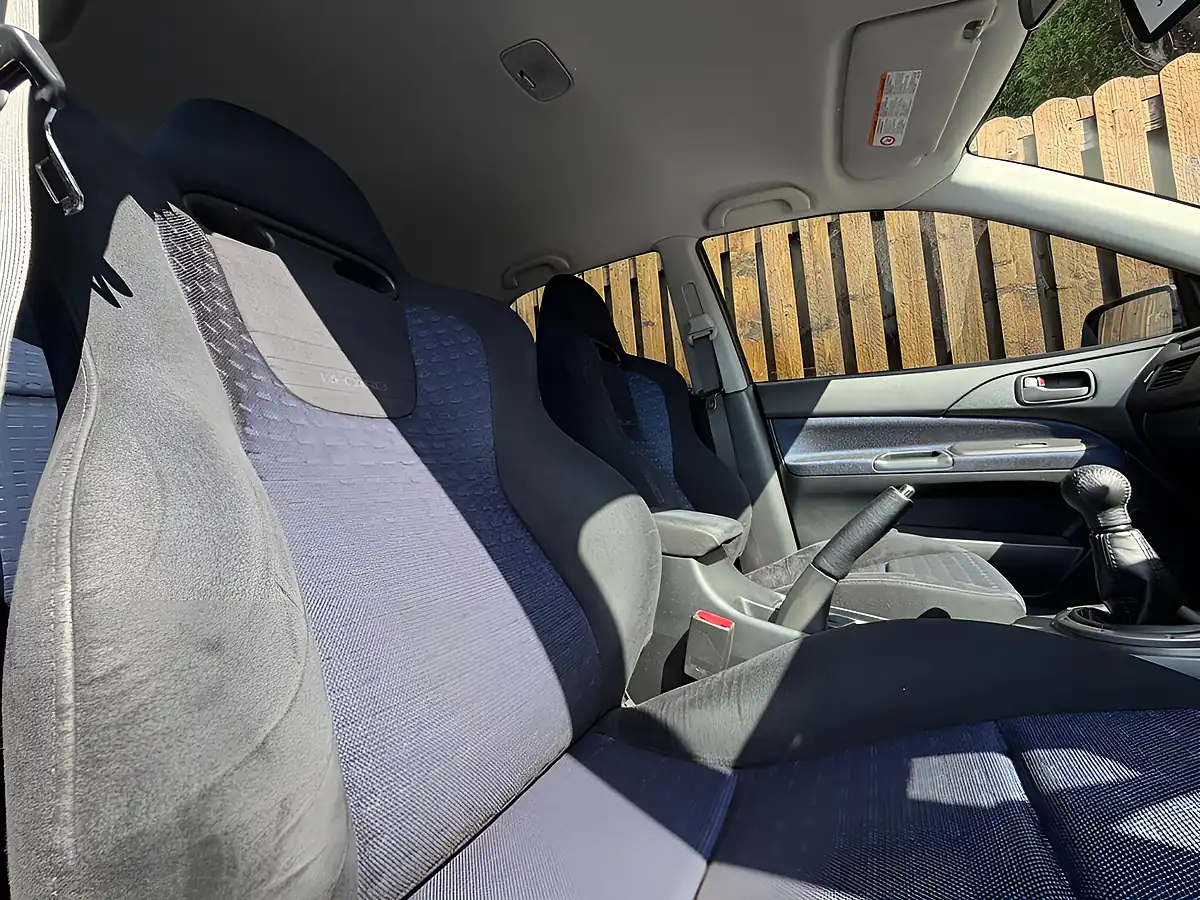 Used 2004 Mitsubishi Lancer Evo Viii 260 Black - Interior and Exterior details 13