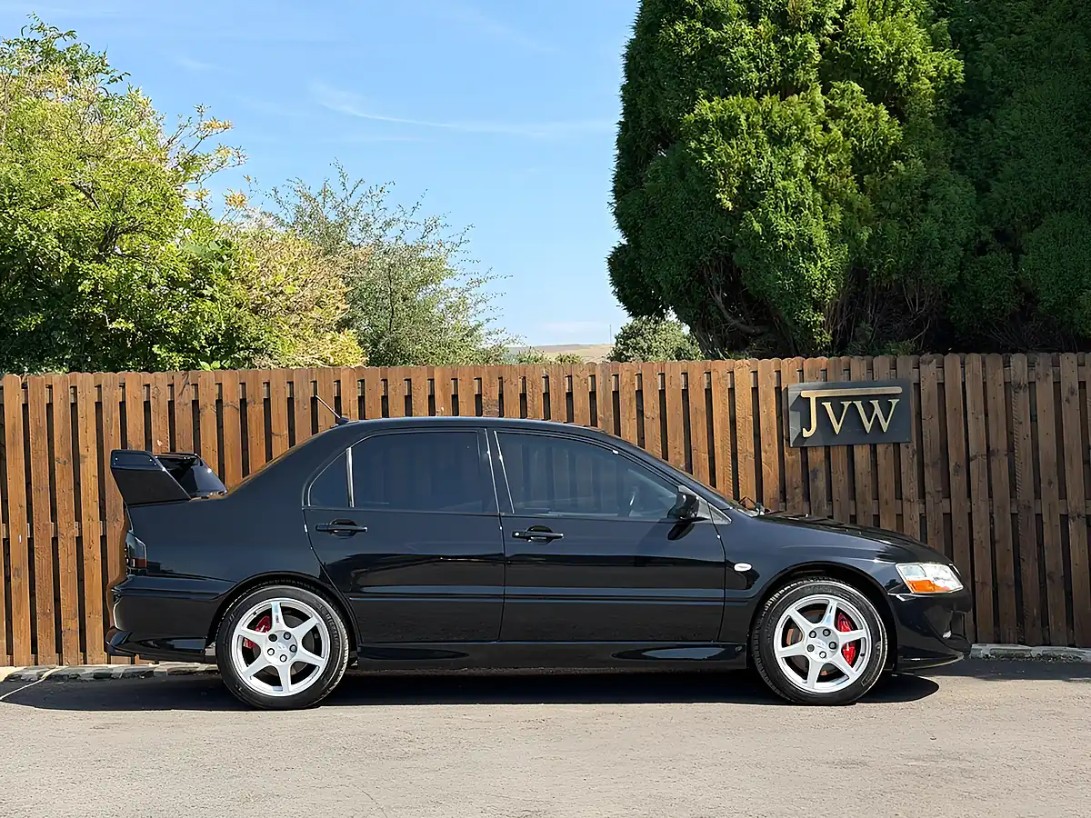 Used 2004 Mitsubishi Lancer Evo Viii 260 Black - Interior and Exterior details 2