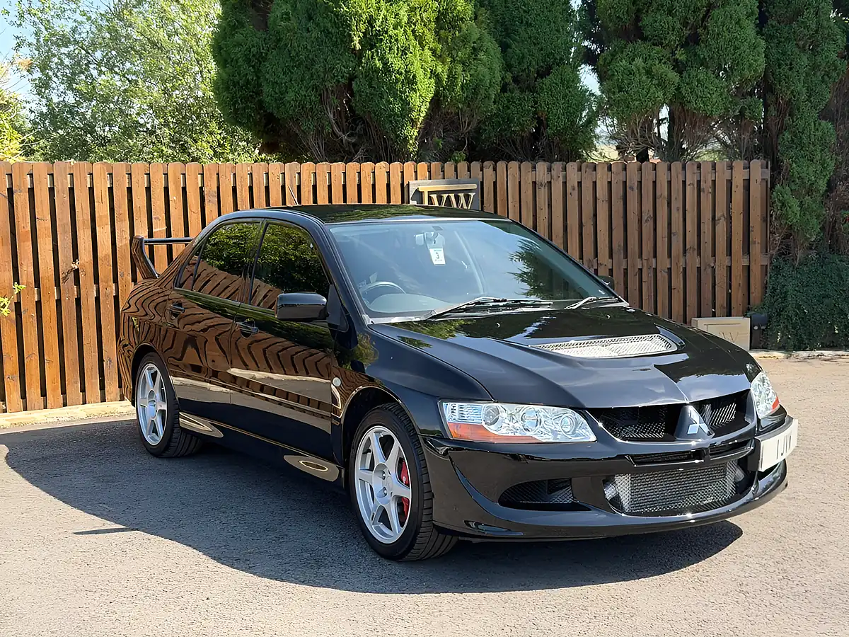 Used 2004 Mitsubishi Lancer Evo Viii 260 Black - Interior and Exterior details 4