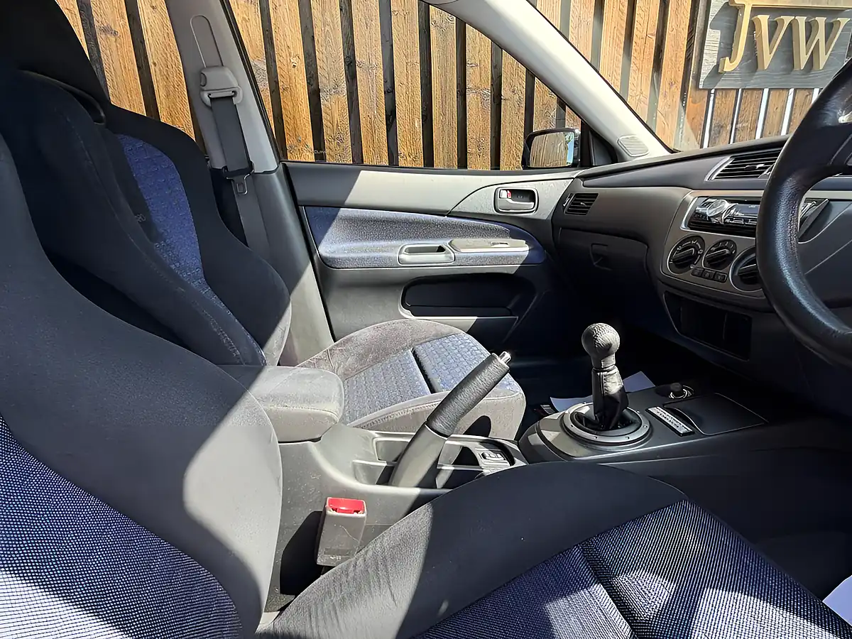 Used 2004 Mitsubishi Lancer Evo Viii 260 Black - Interior and Exterior details 7