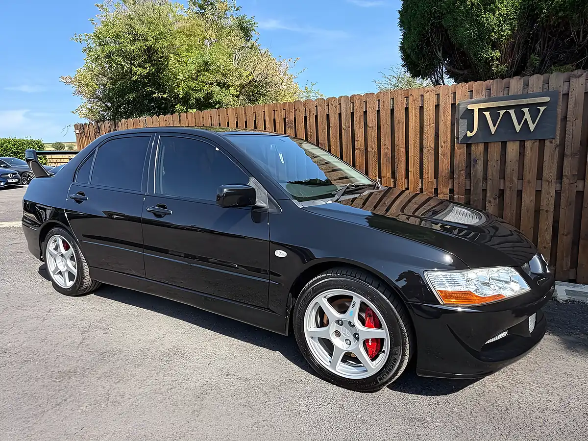 Used 2004 Mitsubishi Lancer Evo Viii 260 Black - Interior and Exterior details 8