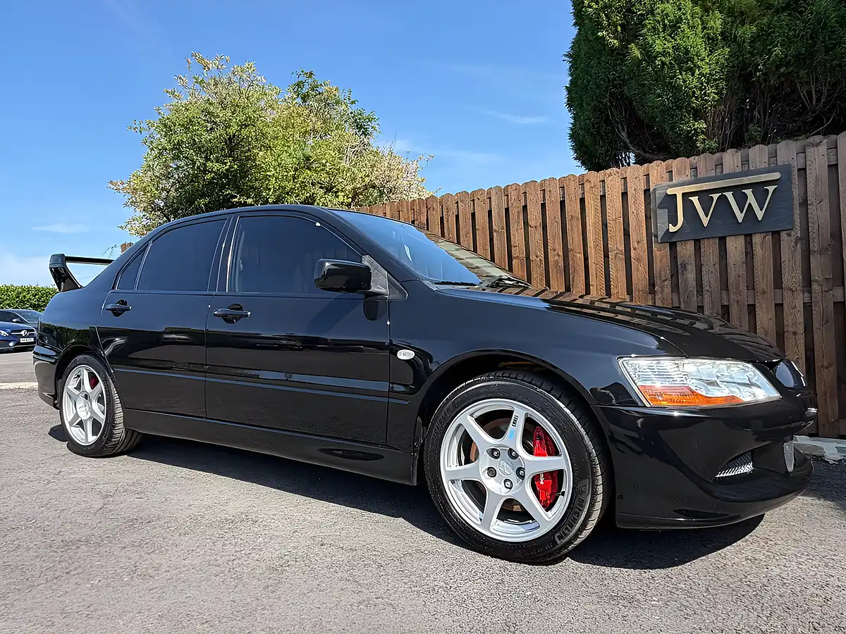 Used 2004 Mitsubishi Lancer Evo Viii 260 Black - Interior and Exterior details 9