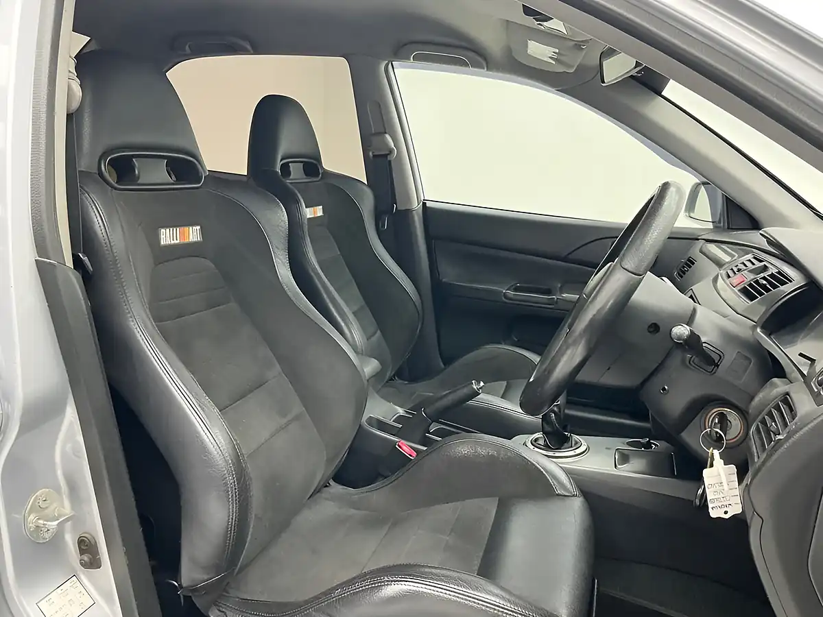Used 2004 Mitsubishi Lancer Evo Viii Mr Silver - Interior and Exterior details 10