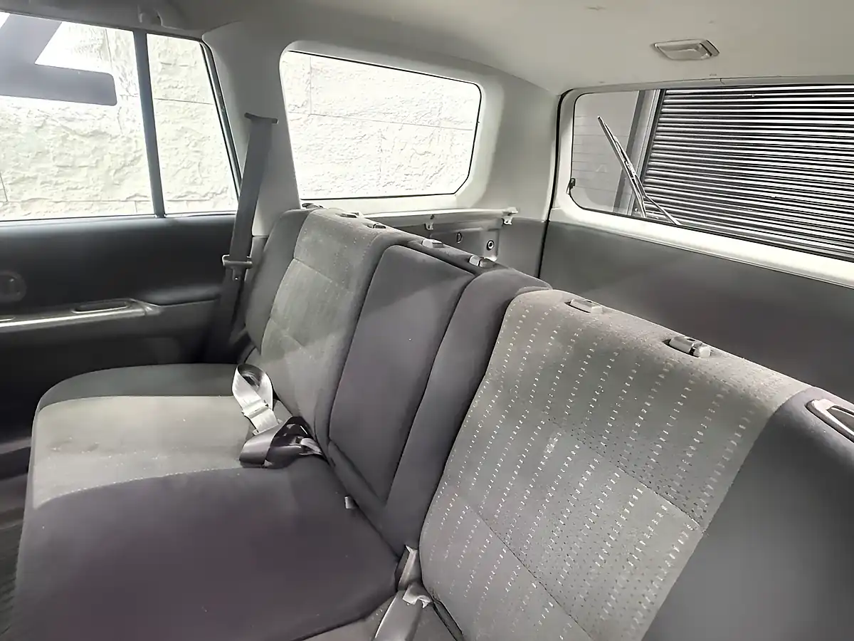 Used 2004 Mitsubishi Shogun Sport Equippe Silver - Interior and Exterior details 12