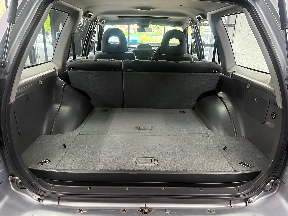 Used 2004 Mitsubishi Shogun Sport Equippe Silver - Interior and Exterior details 13