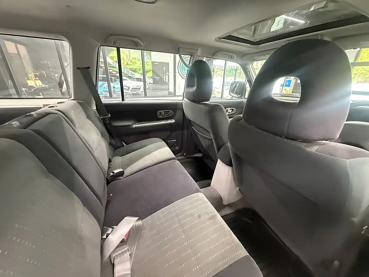 Used 2004 Mitsubishi Shogun Sport Equippe Silver - Interior and Exterior details 15