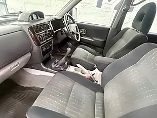 Used 2004 Mitsubishi Shogun Sport Equippe Silver - Interior and Exterior details 7