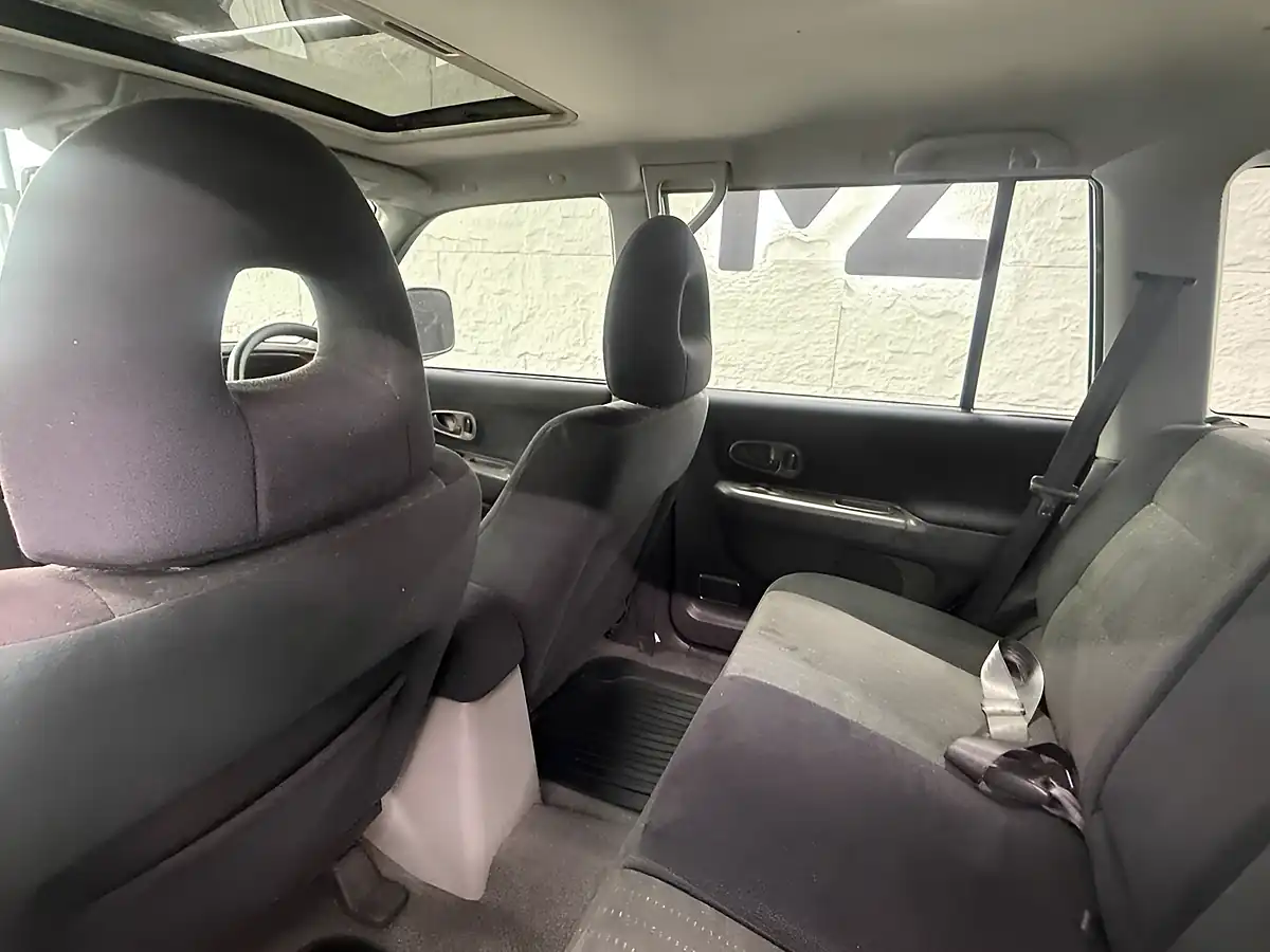 Used 2004 Mitsubishi Shogun Sport Equippe Silver - Interior and Exterior details 9
