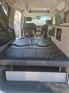 Used 2004 Nissan Elgrand Highway Star White - Interior and Exterior details 10