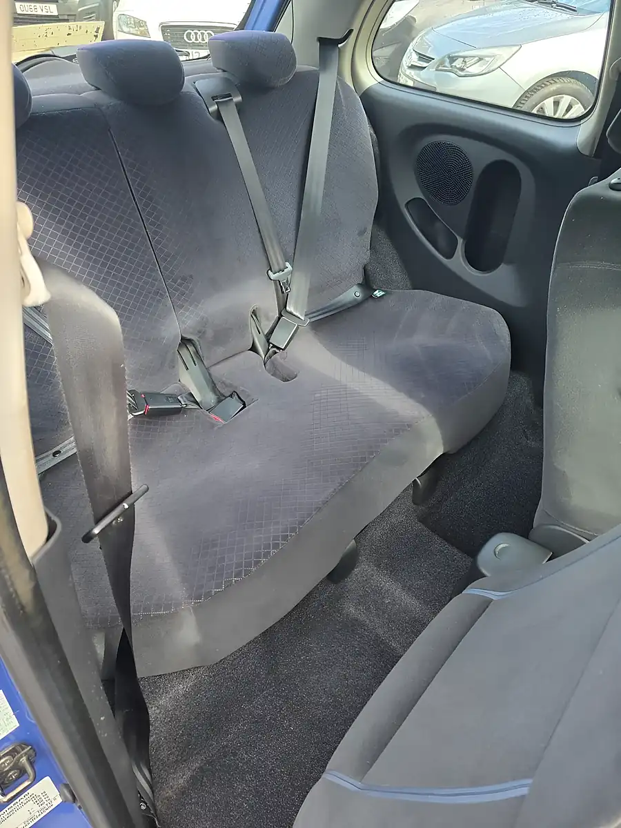 Used 2004 Nissan Micra Se Blue - Interior and Exterior details 17