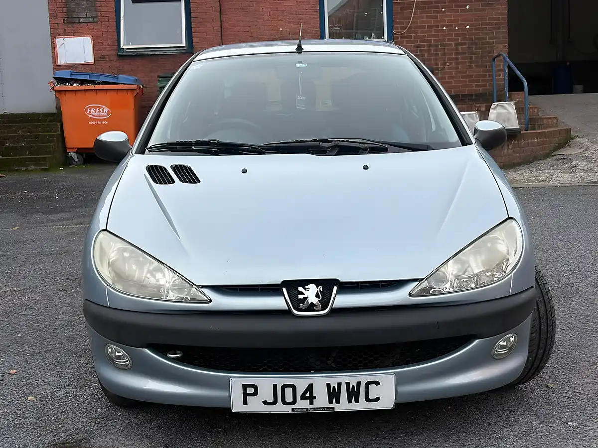Used 2004 Peugeot 206 Fever Silver - Interior and Exterior details 10