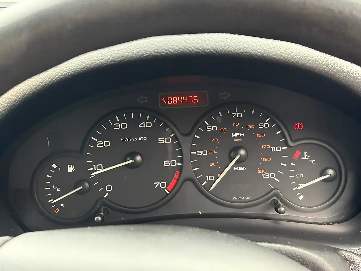 Used 2004 Peugeot 206 Fever Silver - Interior and Exterior details 14