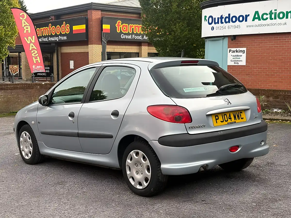 Used 2004 Peugeot 206 Fever Silver - Interior and Exterior details 5