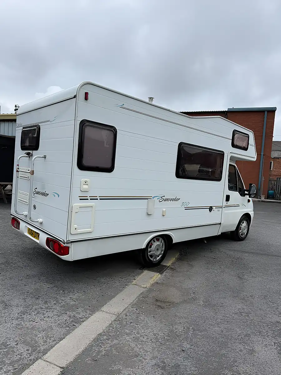 Used 2004 Peugeot Boxer 290 Lx Mwb White - Interior and Exterior details 3