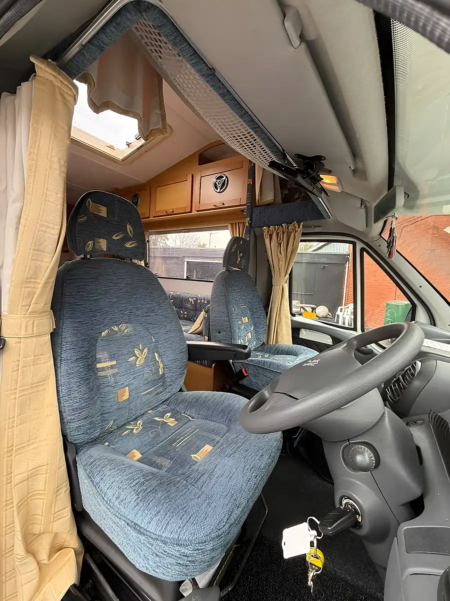 Used 2004 Peugeot Boxer 290 Lx Mwb White - Interior and Exterior details 5