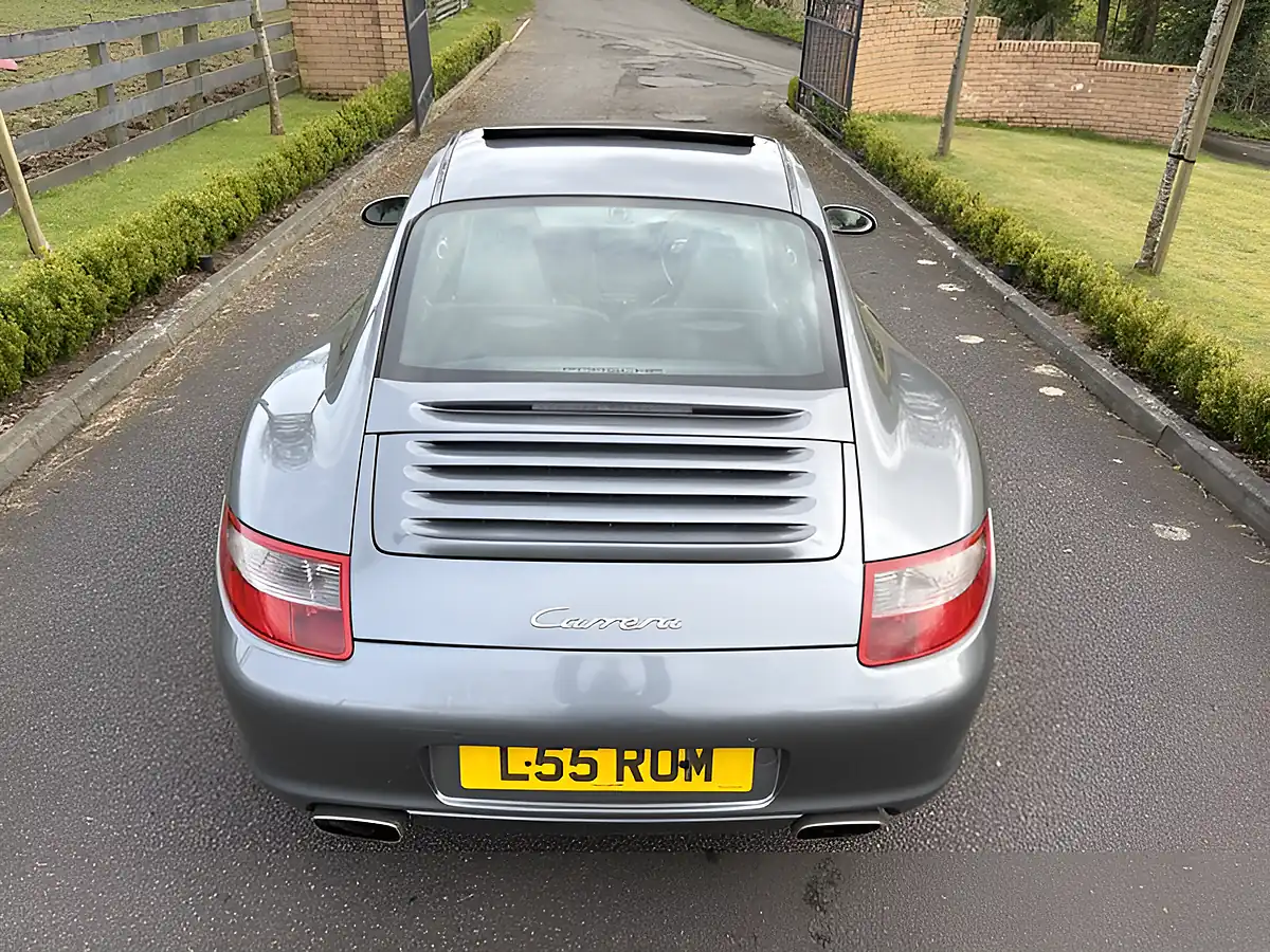 Used 2004 Porsche 911 Carrera 2 Seal Grey - Interior and Exterior details 12
