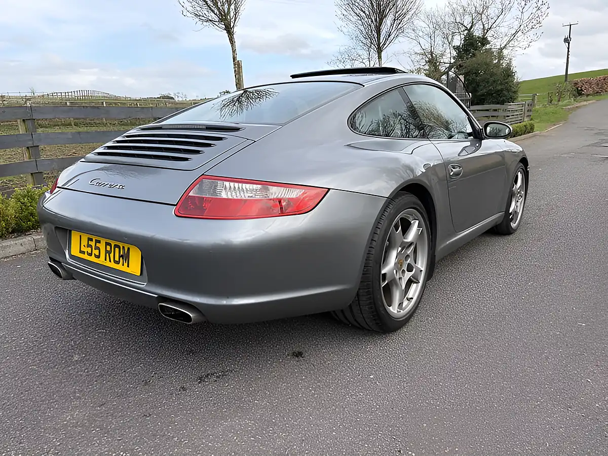 Used 2004 Porsche 911 Carrera 2 Seal Grey - Interior and Exterior details 13