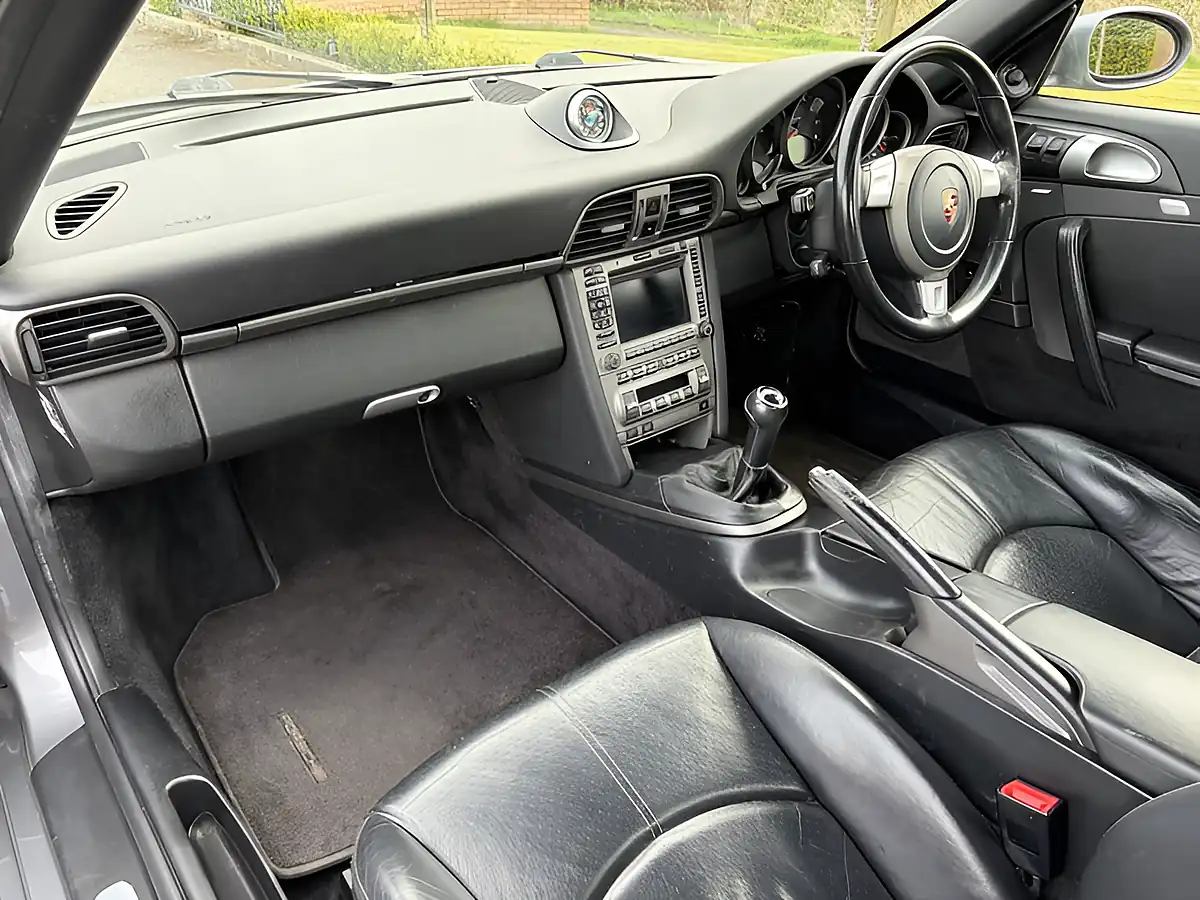 Used 2004 Porsche 911 Carrera 2 Seal Grey - Interior and Exterior details 16