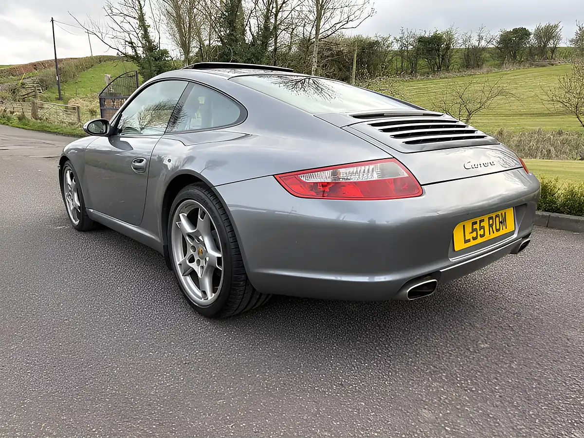Used 2004 Porsche 911 Carrera 2 Seal Grey - Interior and Exterior details 9