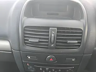 Used 2004 Renault Clio Dynamique Black - Interior and Exterior details 15