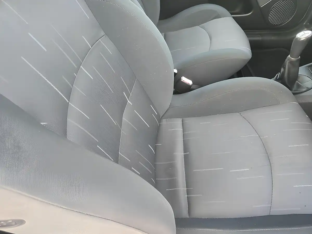 Used 2004 Renault Clio Dynamique Black - Interior and Exterior details 19