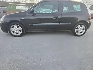 Used 2004 Renault Clio Dynamique Black - Interior and Exterior details 4