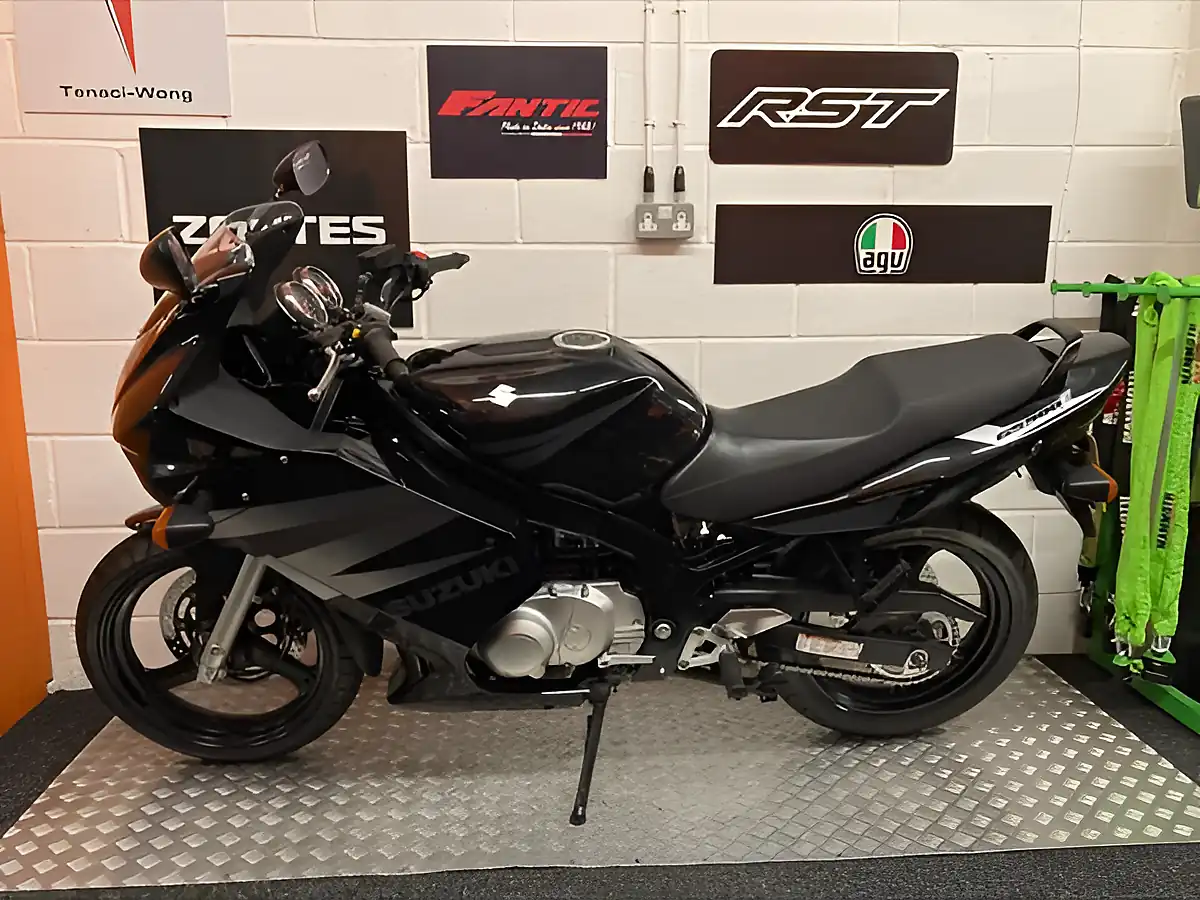 Used 2004 Suzuki GS500F K4 Metallic Black - Front View