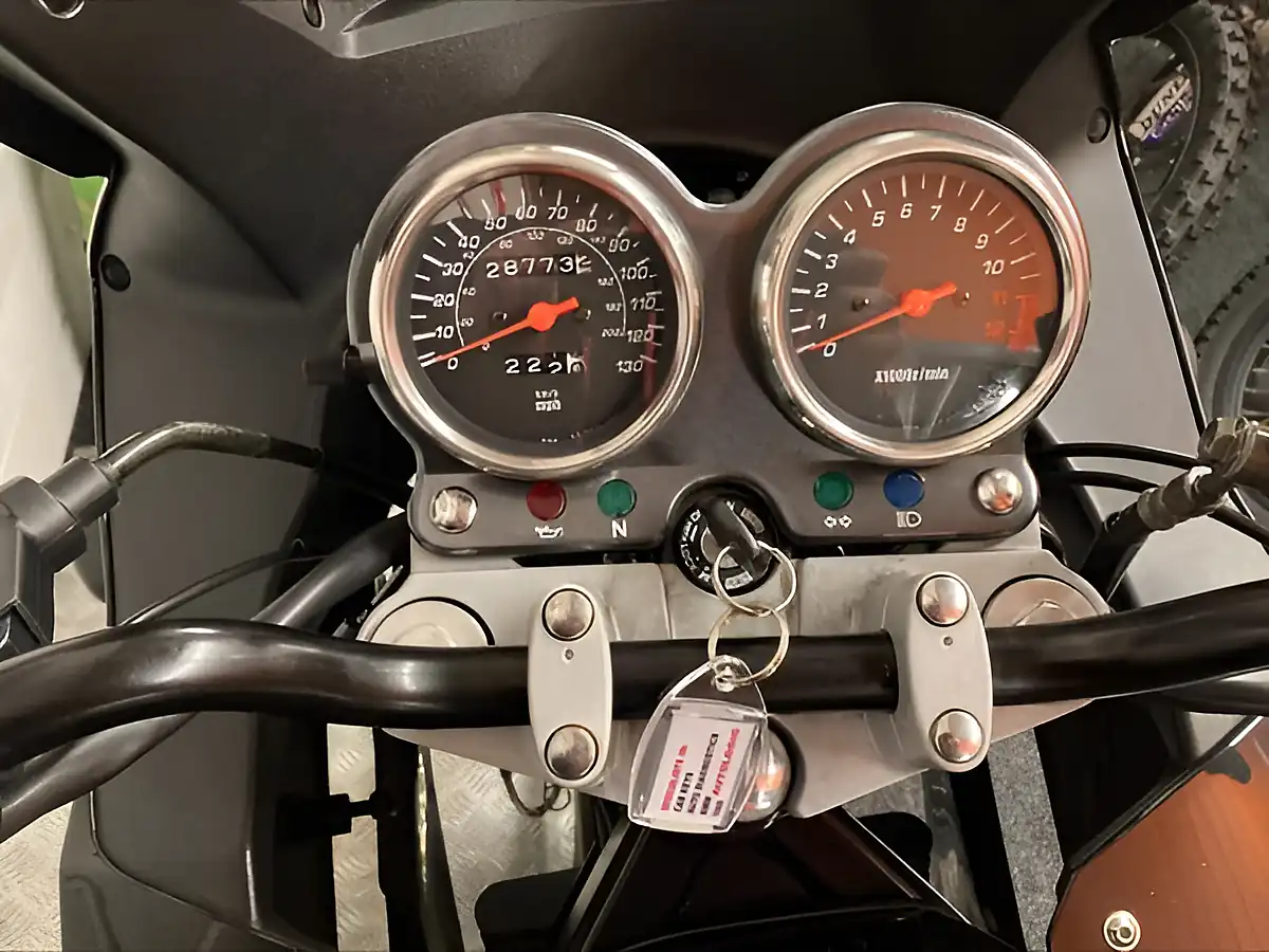 Used 2004 Suzuki GS500F K4 Metallic Black - Interior and Exterior details 2