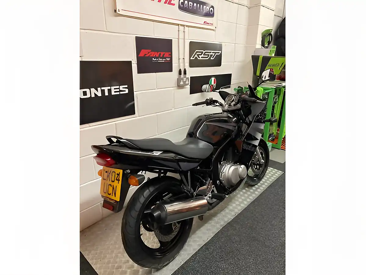 Used 2004 Suzuki GS500F K4 Metallic Black - Interior and Exterior details 4