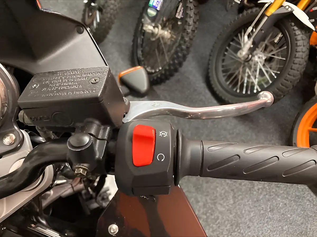 Used 2004 Suzuki GS500F K4 Metallic Black - Interior and Exterior details 6