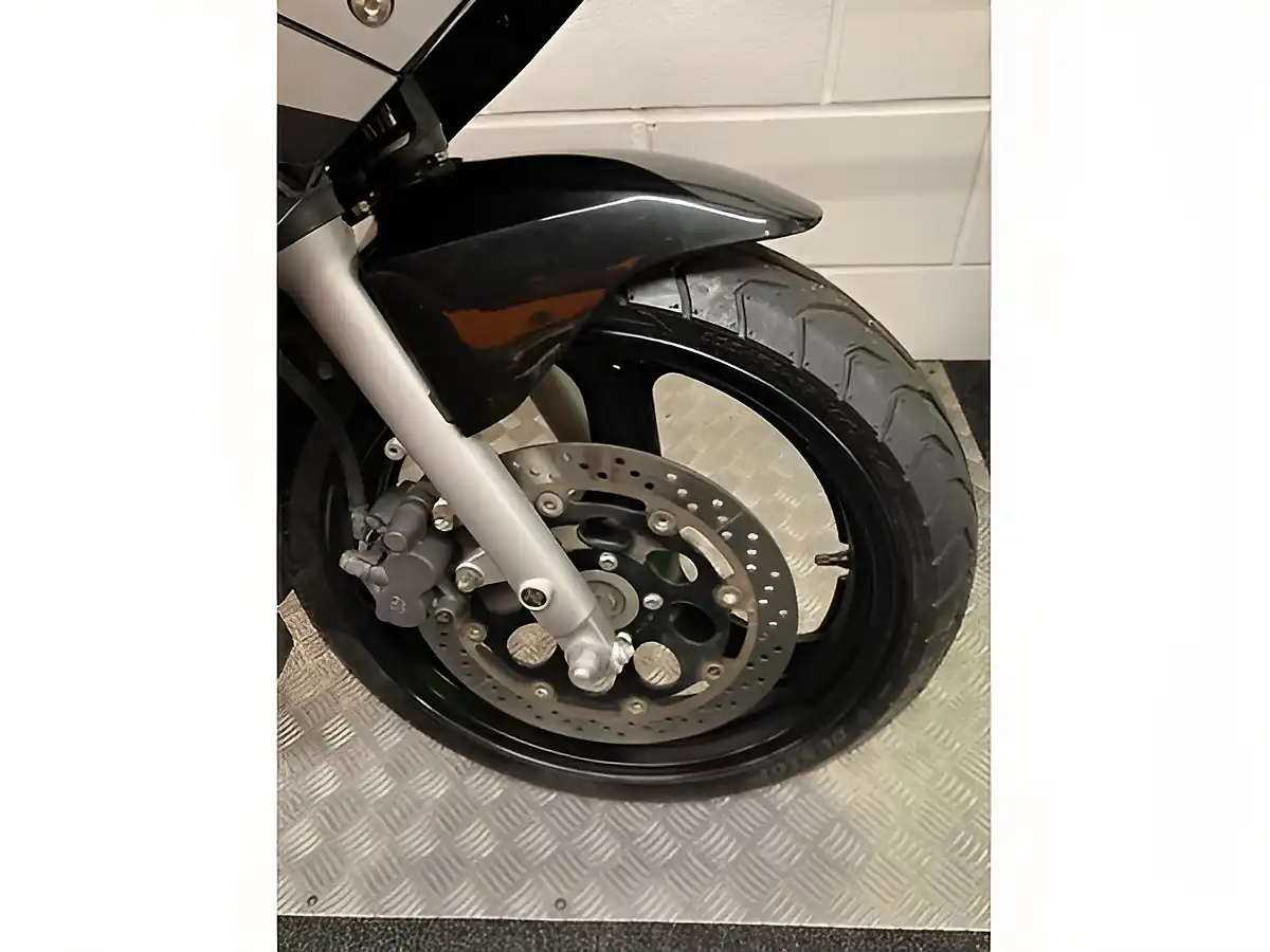 Used 2004 Suzuki GS500F K4 Metallic Black - Interior and Exterior details 7