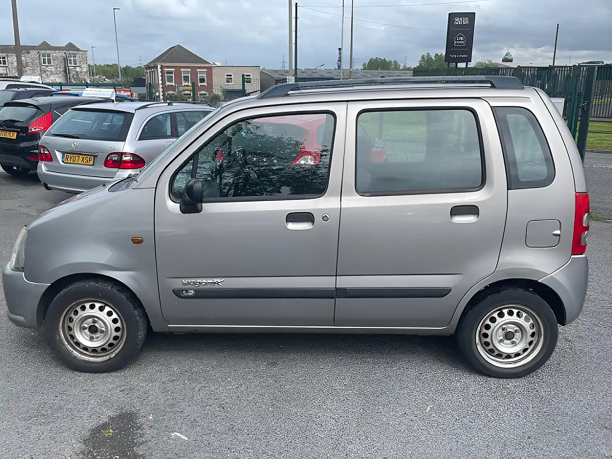 Used 2004 Suzuki Wagon R Gl (r+) Silver - Interior and Exterior details 6