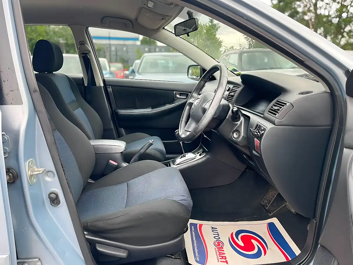 Used 2004 Toyota Corolla T3 Blue - Interior and Exterior details 12