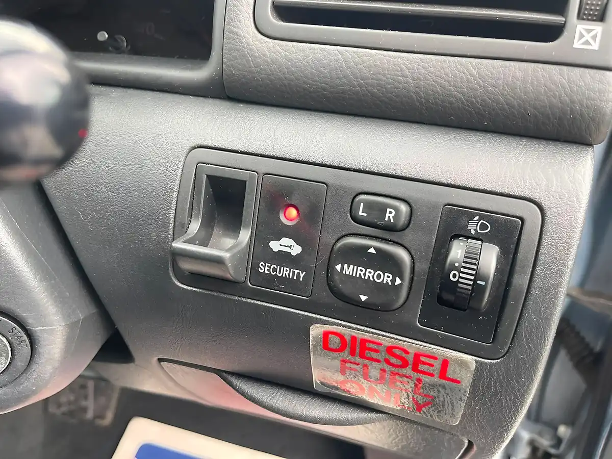 Used 2004 Toyota Corolla T3 Blue - Interior and Exterior details 18