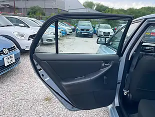 Used 2004 Toyota Corolla T3 Blue - Interior and Exterior details 7