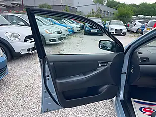 Used 2004 Toyota Corolla T3 Blue - Interior and Exterior details 8