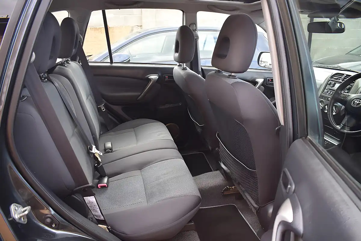 Used 2004 Toyota RAV4 XT3 Grey - Interior and Exterior details 10