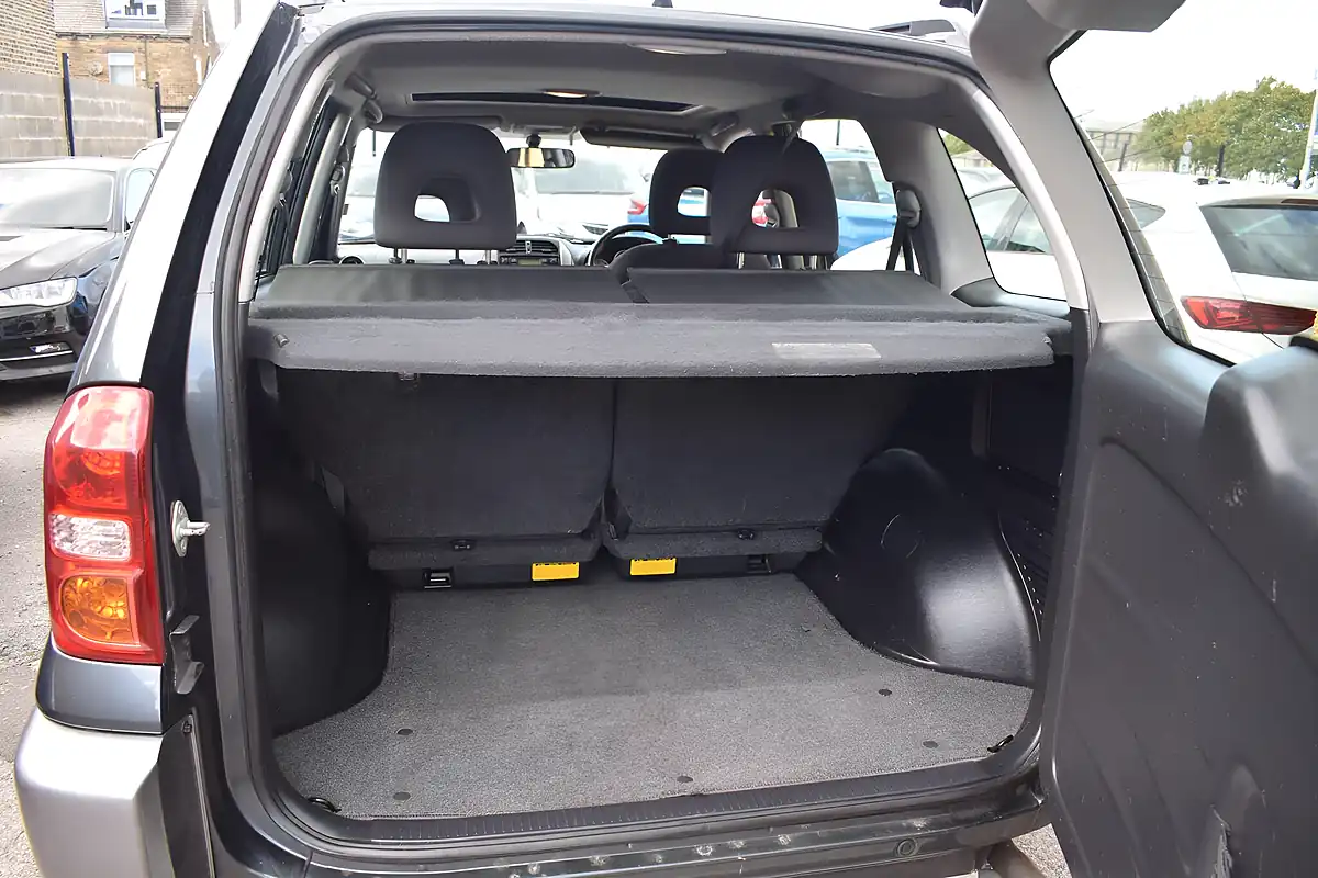 Used 2004 Toyota RAV4 XT3 Grey - Interior and Exterior details 11