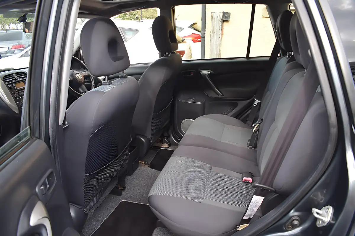 Used 2004 Toyota RAV4 XT3 Grey - Interior and Exterior details 12
