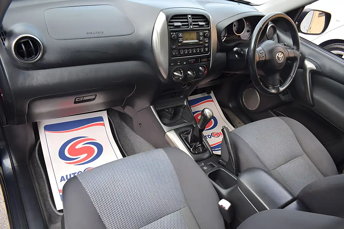 Used 2004 Toyota RAV4 XT3 Grey - Interior and Exterior details 14