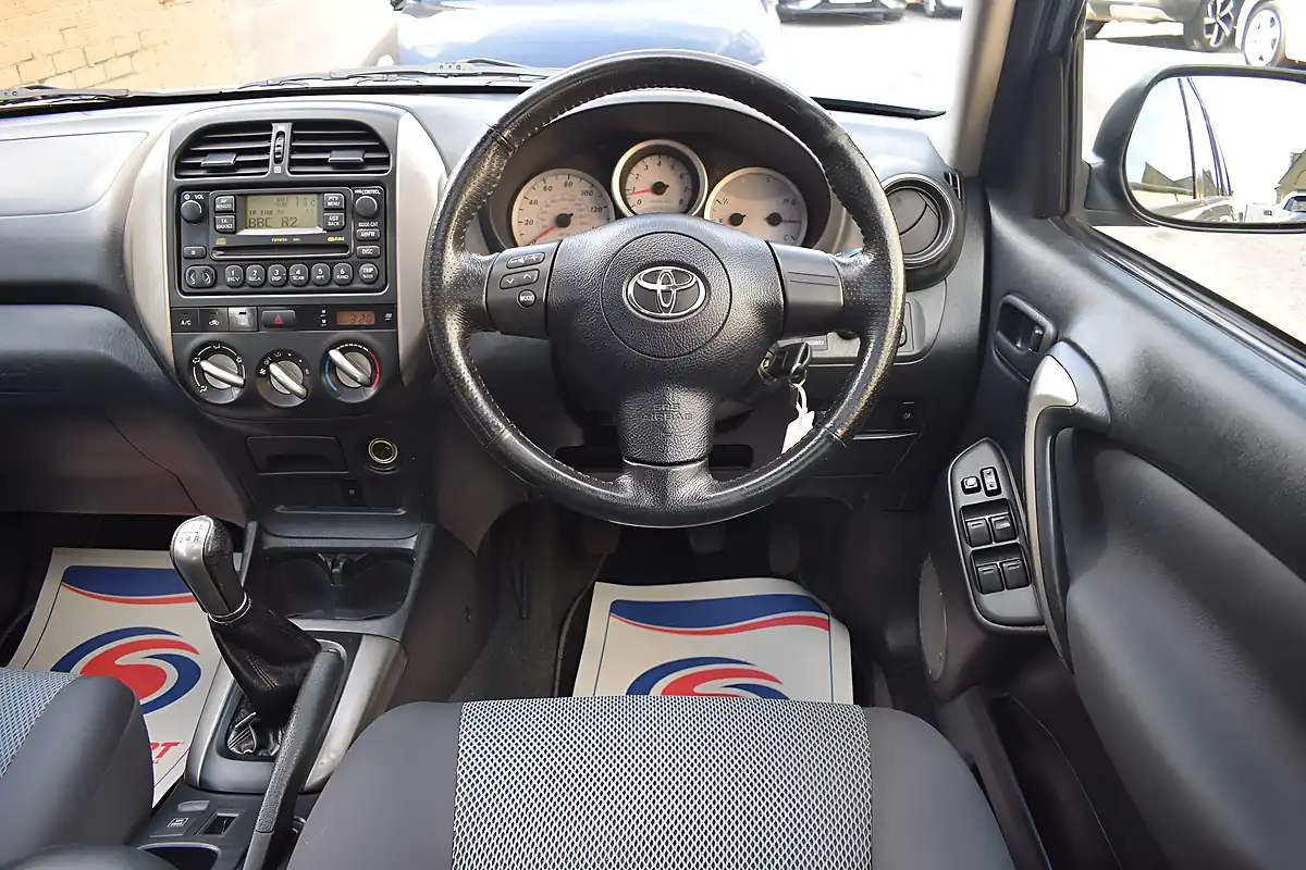 Used 2004 Toyota RAV4 XT3 Grey - Interior and Exterior details 16